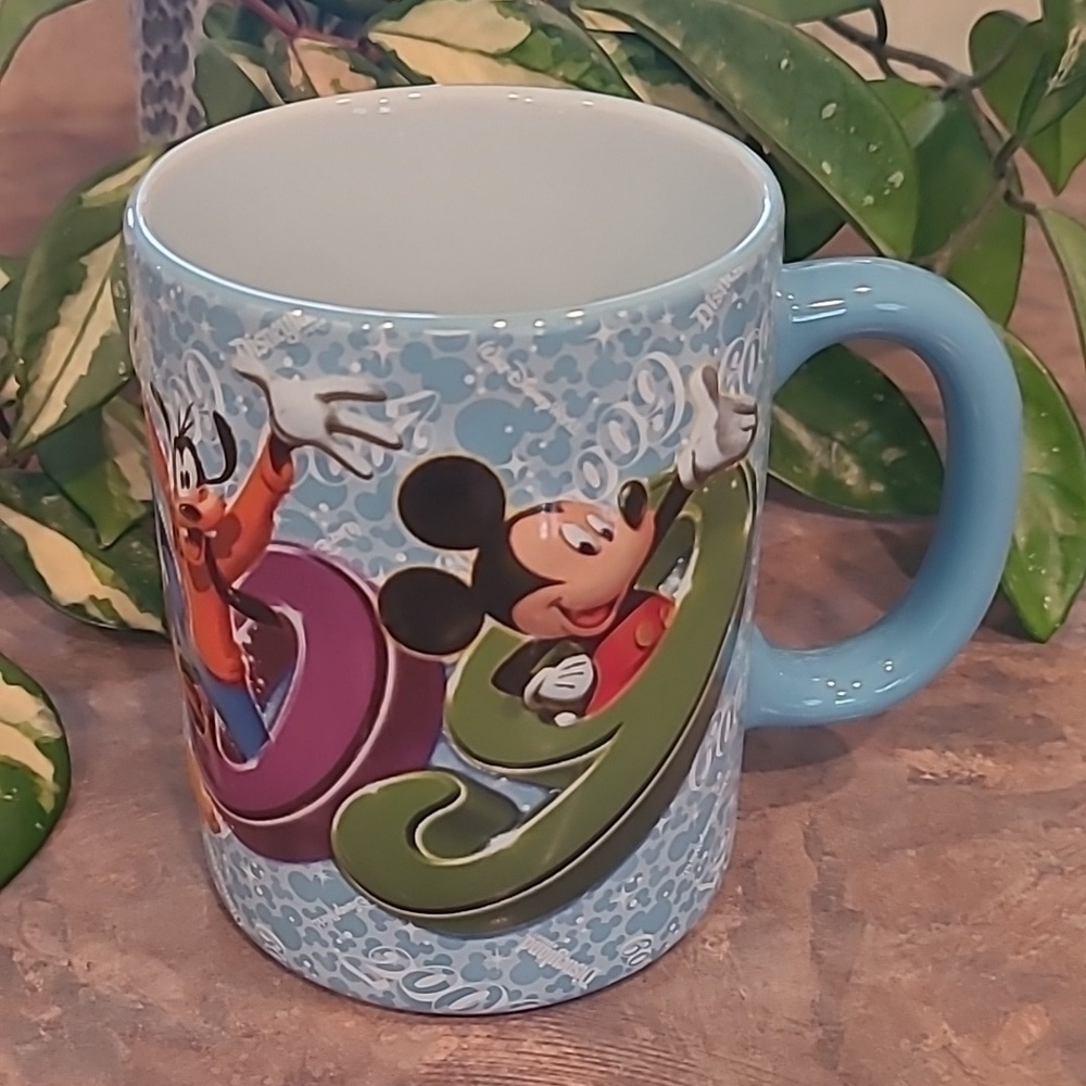 DISNEY Disneyland Resort 2009 Mickey & Gang Ceramic Coffee Mug 3D Raised Graphic